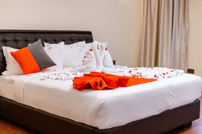 cottage-room-bed-1